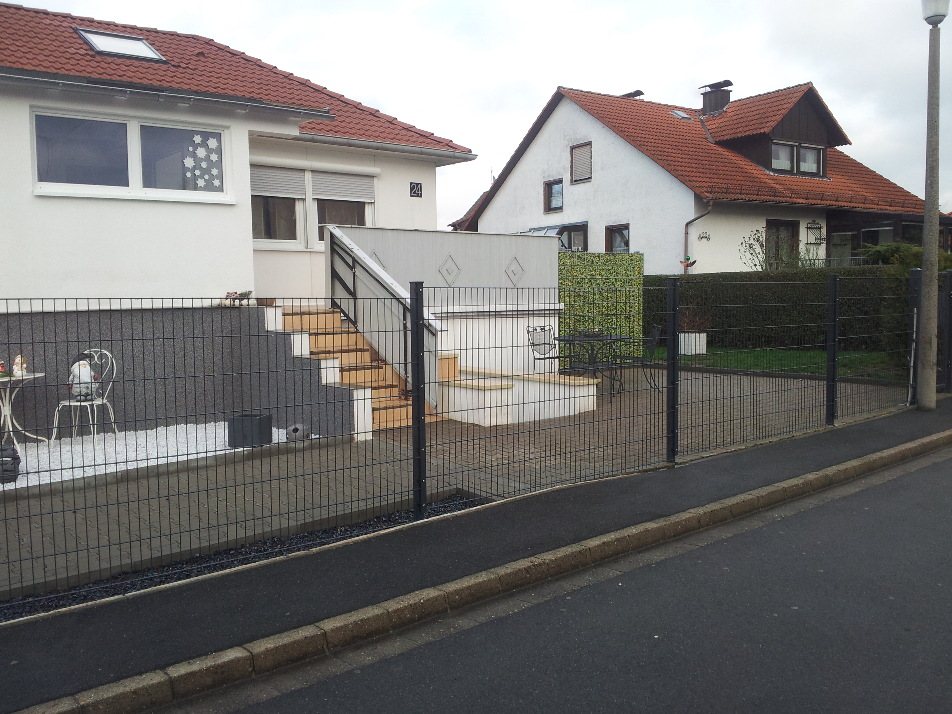 Schiebetor mit Doppelstabzaun Bild 2