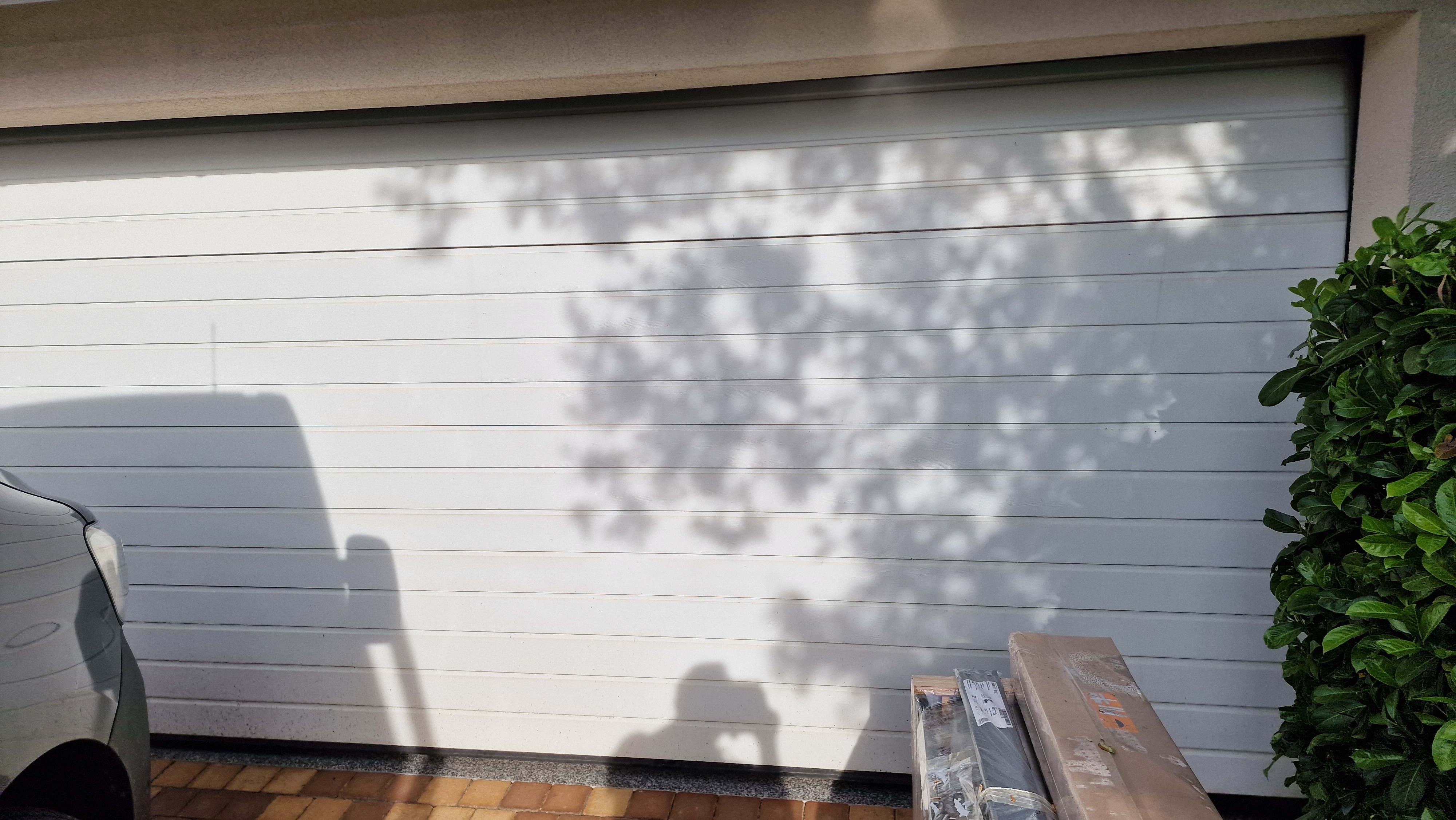 Sektionaltor mit Schlupftüre Bild 2